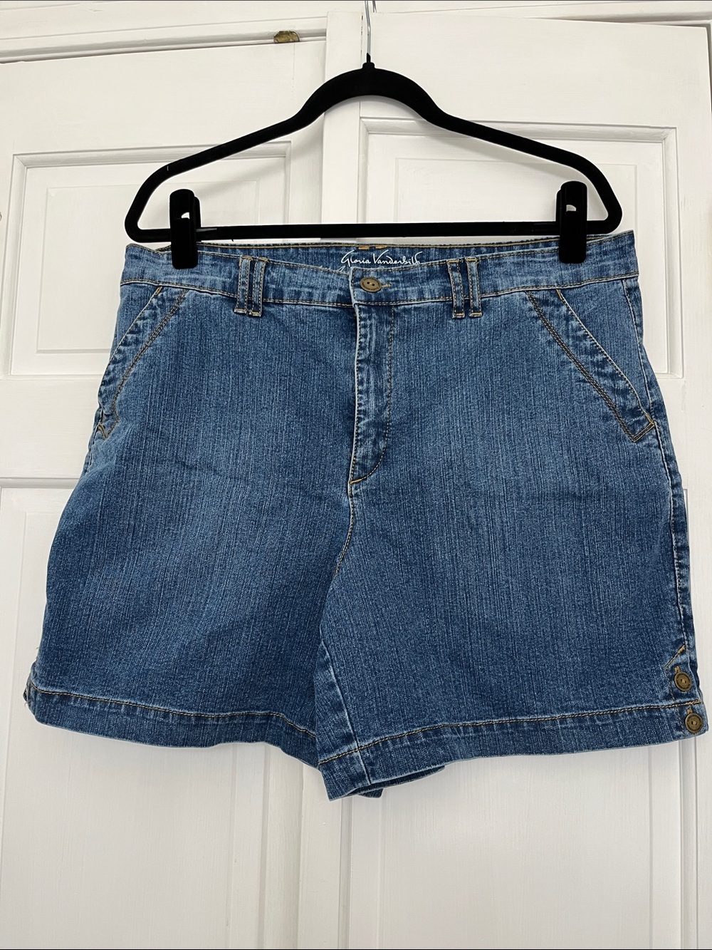Gloria Vanderbilt Casual Medium Blue Denim Shorts